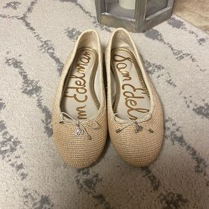 Women flats